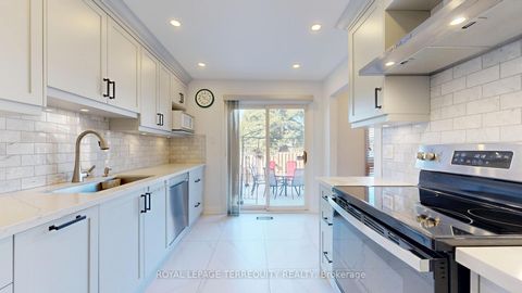Photo 9 at 68 Phalen Crescent, Milliken, Toronto