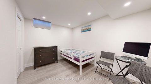 Photo 21 at 68 Phalen Crescent, Milliken, Toronto
