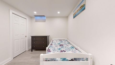 Photo 22 at 68 Phalen Crescent, Milliken, Toronto