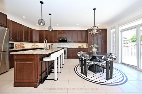 Photo 8 at 71 Allison Ann Way, Patterson, Vaughan