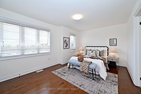Photo 33 at 71 Allison Ann Way, Patterson, Vaughan