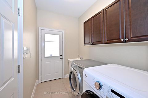 Photo 41 at 71 Allison Ann Way, Patterson, Vaughan