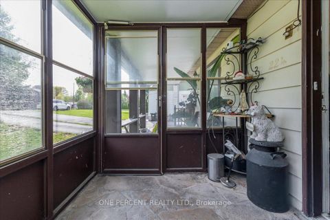 Photo 5 at 224 Foster Drive, Painswick North, Barrie