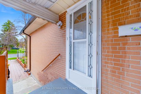 Photo 6 at 118 Brimorton Drive, Bendale, Toronto