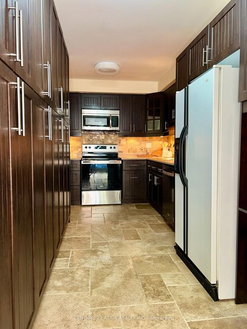 Photo 3 at 87 Avenue Road, North Richvale, Richmond Hill
