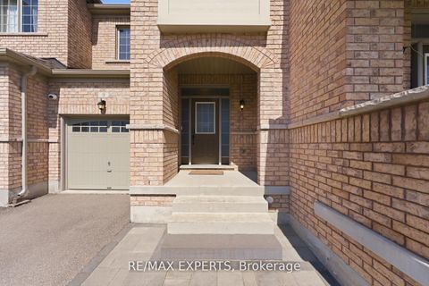 Photo 2 at 9 Port Arthur Crescent, Jefferson, Richmond Hill