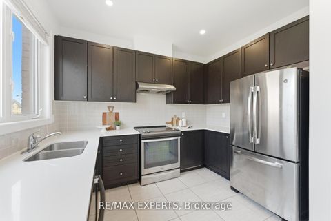 Photo 10 at 9 Port Arthur Crescent, Jefferson, Richmond Hill