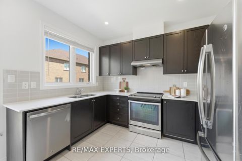 Photo 13 at 9 Port Arthur Crescent, Jefferson, Richmond Hill