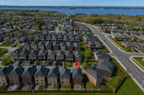 Photo 2 at 11 Bedford Estates Crescent, Bayshore, Barrie