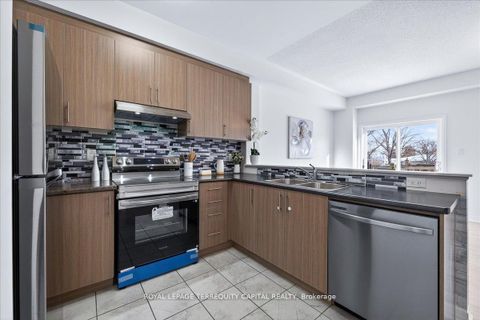 Photo 13 at 11 Bedford Estates Crescent, Bayshore, Barrie