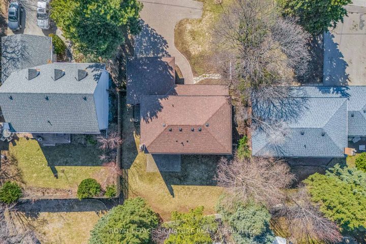Photo 24 at 3161 Bayview Avenue, Bayview Village, Toronto