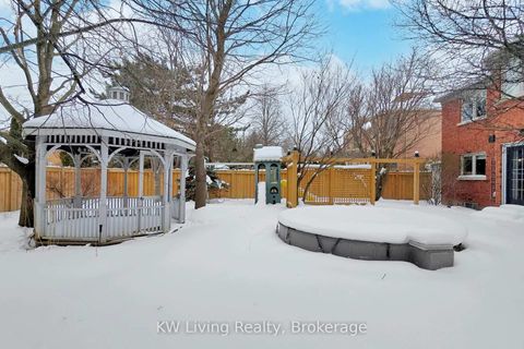 Photo 1 at 24 Highview Crescent, Bayview Hill, Richmond Hill