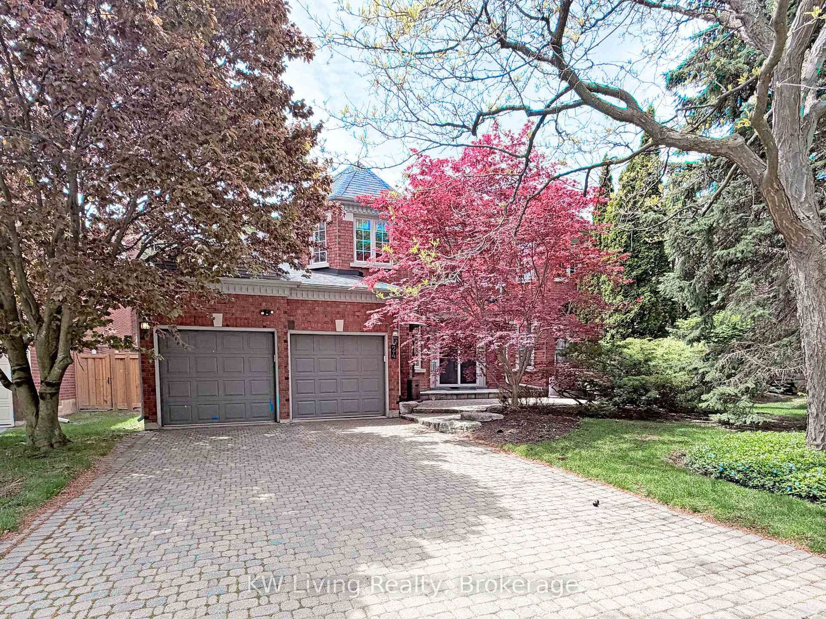 24 Highview Crescent, Bayview Hill, Richmond Hill photo number 2