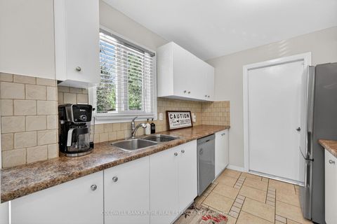 Photo 12 at 990 Anna Maria Avenue, Alcona, Innisfil