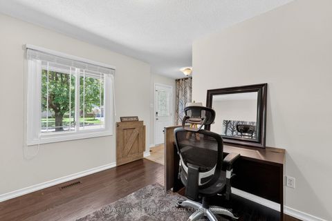 Photo 14 at 990 Anna Maria Avenue, Alcona, Innisfil