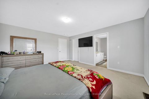Photo 11 at 2218 Lozenby Street, Alcona, Innisfil