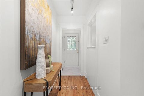 Photo 4 at 44 Beach View Crescent, Woodbine Corridor, Toronto