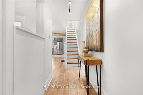 Photo 5 at 44 Beach View Crescent, Woodbine Corridor, Toronto