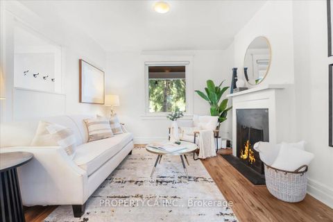 Photo 9 at 44 Beach View Crescent, Woodbine Corridor, Toronto