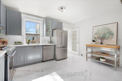 Photo 13 at 44 Beach View Crescent, Woodbine Corridor, Toronto