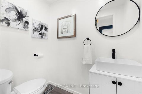 Photo 18 at 44 Beach View Crescent, Woodbine Corridor, Toronto