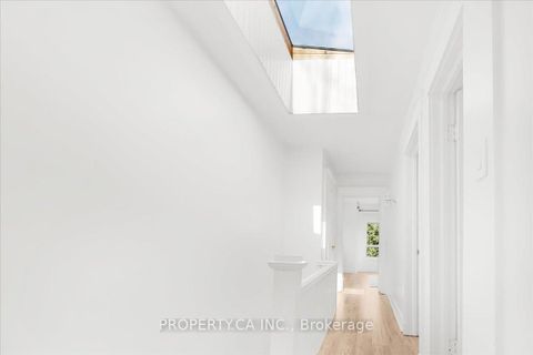Photo 20 at 44 Beach View Crescent, Woodbine Corridor, Toronto