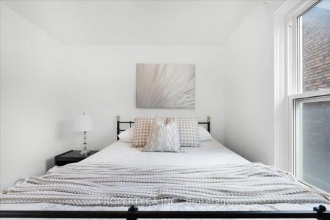 Photo 32 at 44 Beach View Crescent, Woodbine Corridor, Toronto
