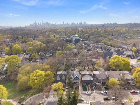Photo 42 at 44 Beach View Crescent, Woodbine Corridor, Toronto