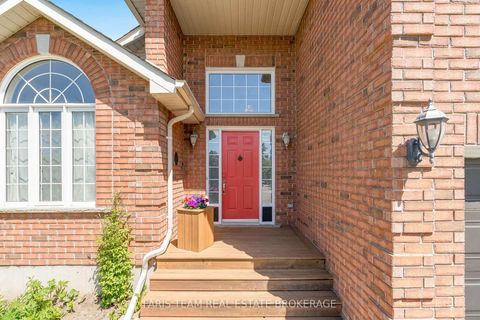 Photo 4 at 616 Glen Cedar Crescent, Rural Innisfil, Innisfil