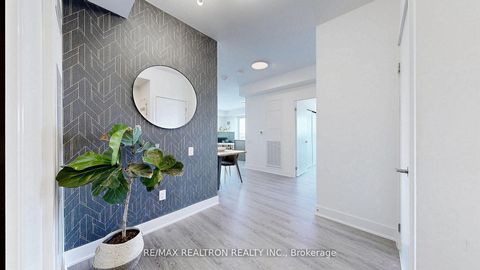 Photo 5 at 909 - 185 Deerfield Road, Central Newmarket, Newmarket
