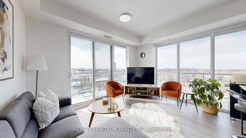 Photo 10 at 909 - 185 Deerfield Road, Central Newmarket, Newmarket