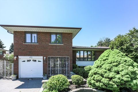 Photo 3 at 283 Derrydown Road, York University Heights, Toronto