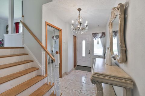 Photo 4 at 283 Derrydown Road, York University Heights, Toronto