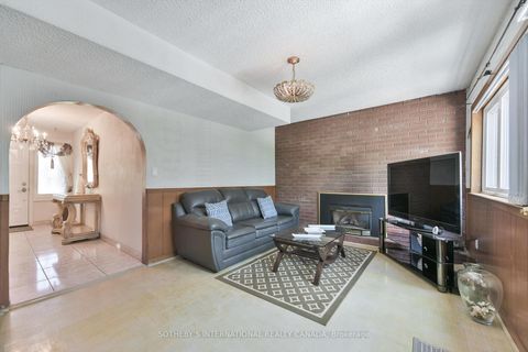 Photo 6 at 283 Derrydown Road, York University Heights, Toronto