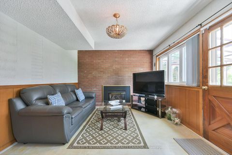 Photo 9 at 283 Derrydown Road, York University Heights, Toronto