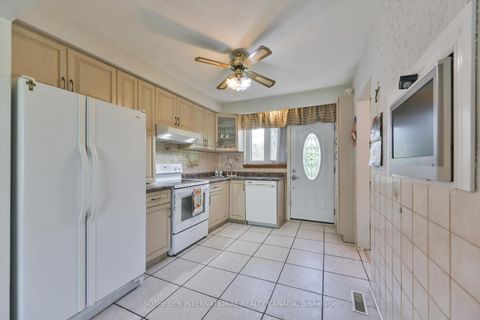 Photo 12 at 283 Derrydown Road, York University Heights, Toronto