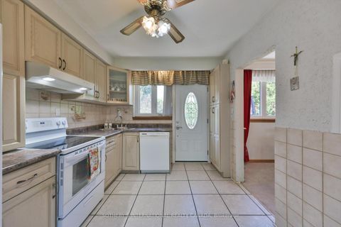 Photo 14 at 283 Derrydown Road, York University Heights, Toronto