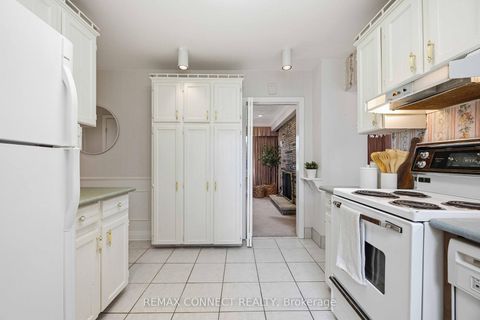 Photo 13 at 107 Fairglen Avenue, L'Amoreaux, Toronto
