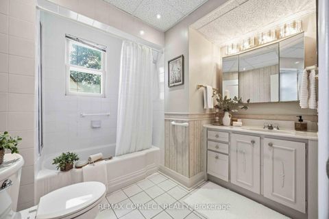 Photo 16 at 107 Fairglen Avenue, L'Amoreaux, Toronto