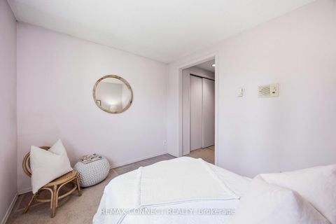 Photo 31 at 107 Fairglen Avenue, L'Amoreaux, Toronto