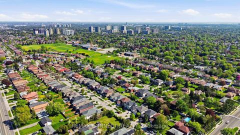Photo 41 at 107 Fairglen Avenue, L'Amoreaux, Toronto
