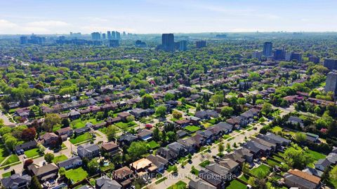 Photo 42 at 107 Fairglen Avenue, L'Amoreaux, Toronto