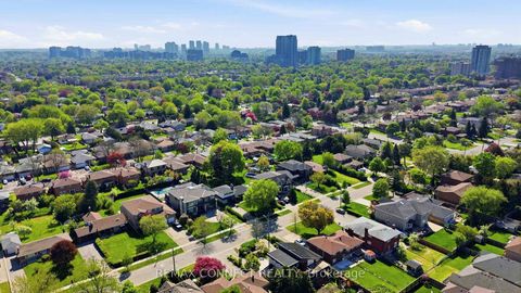 Photo 43 at 107 Fairglen Avenue, L'Amoreaux, Toronto
