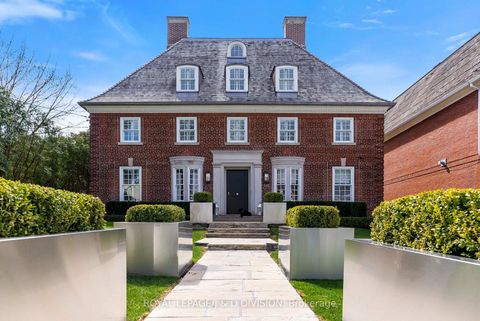 Photo 2 at 148 Forest Hill Road, Forest Hill South, Toronto
