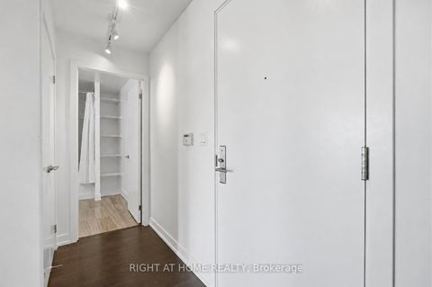 Photo 2 at 411 - 5101 Dundas Street W, City Centre West, Toronto