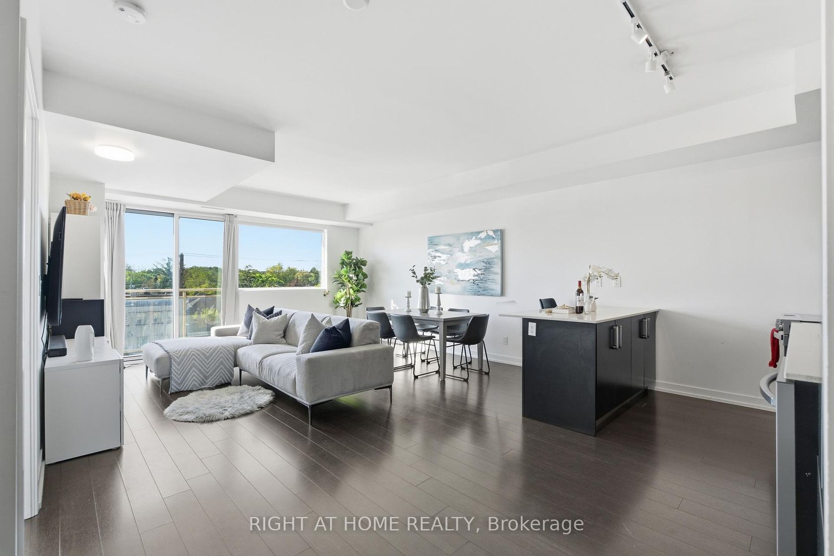 411 - 5101 Dundas Street W, City Centre West, Toronto 