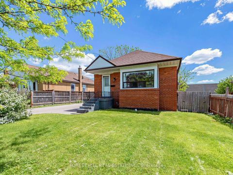 Photo 1 at 101 Whitley Avenue, CFB, Toronto