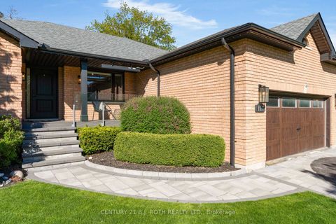 Photo 1 at 151 Wildwood Trail, Ardagh, Barrie