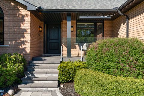 Photo 2 at 151 Wildwood Trail, Ardagh, Barrie