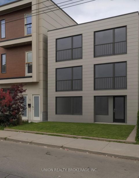 Photo 15 at 303 Coxwell Avenue, Woodbine Corridor, Toronto